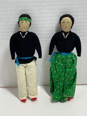 Vtg Handmade Pair of Cloth Costumed NAVAJO INDIAN DOLLS Folkart - 8" H